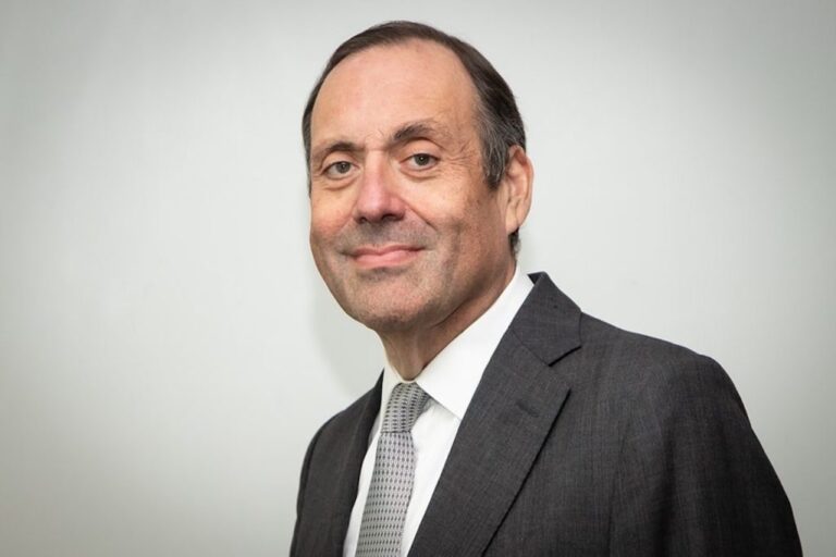 Lord Richard Harrington Official Portrait 1024x682