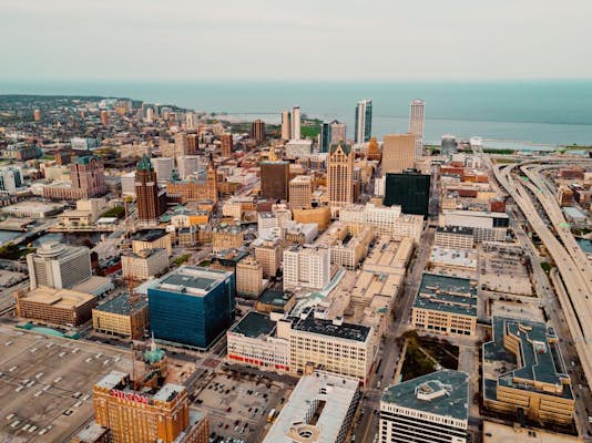 Milwaukee skyline credit JMKE PhotographyVisit Milwaukee 9f7aebeb94ab