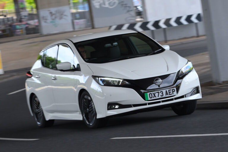 nissan leaf front quarter tracking