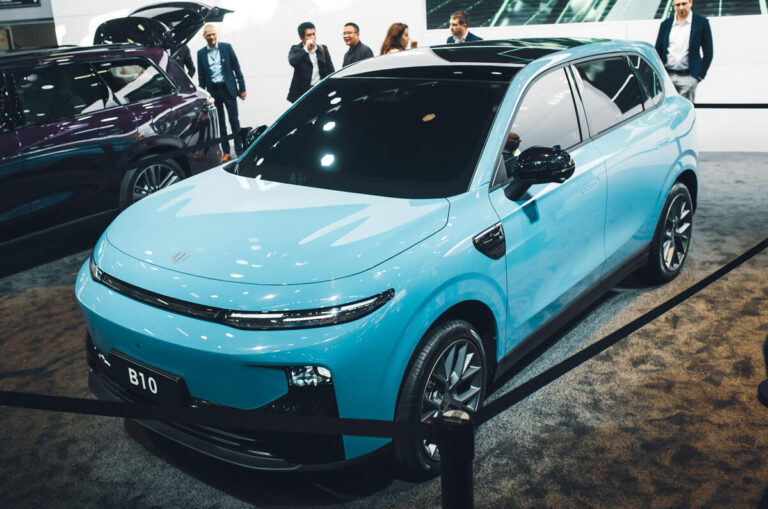 leapmotor b10 paris motor show 2024 front quarter 1